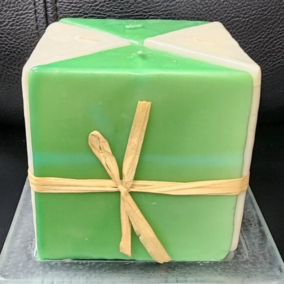 Escentials Green & white Candle on   glass trivet 4 separate Candles Light scent - Picture 4 of 6